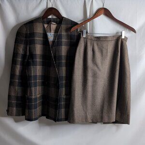 Aquascutum 2-Piece Suit Brown/Tan Houndstooth Skirt/Jacket 100% Wool, Size 8